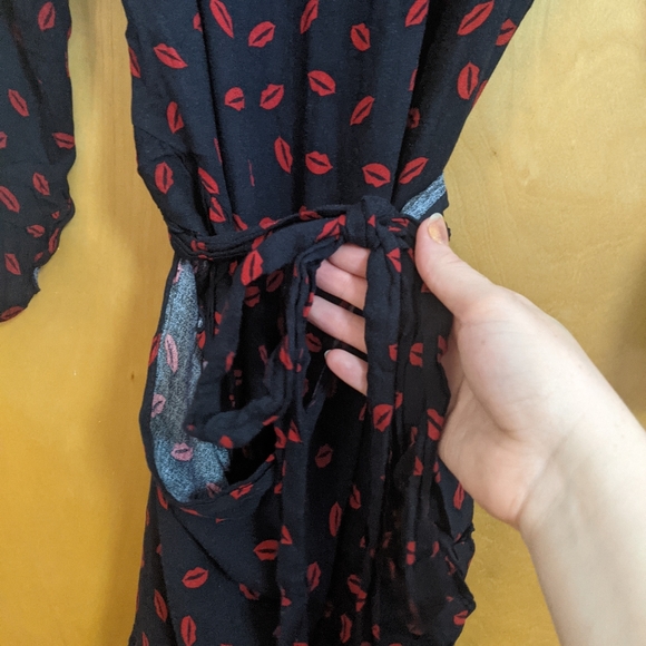 Ellos lip print wrap dress - Picture 6 of 6